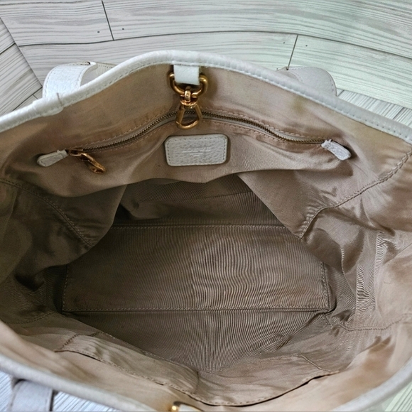 Loewe Madrid Heritage Pebbled Leather Tote Bag in Off White - Picture 14 of 16